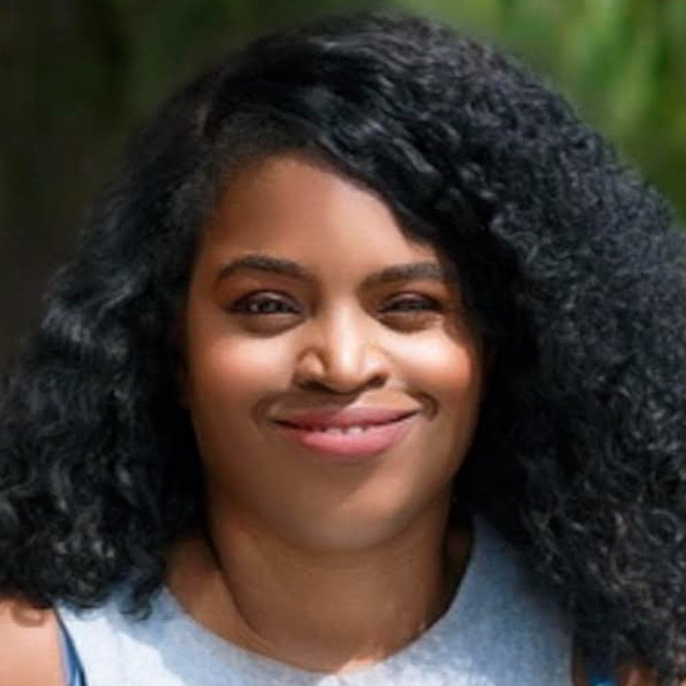 Nadia Holmes avatar